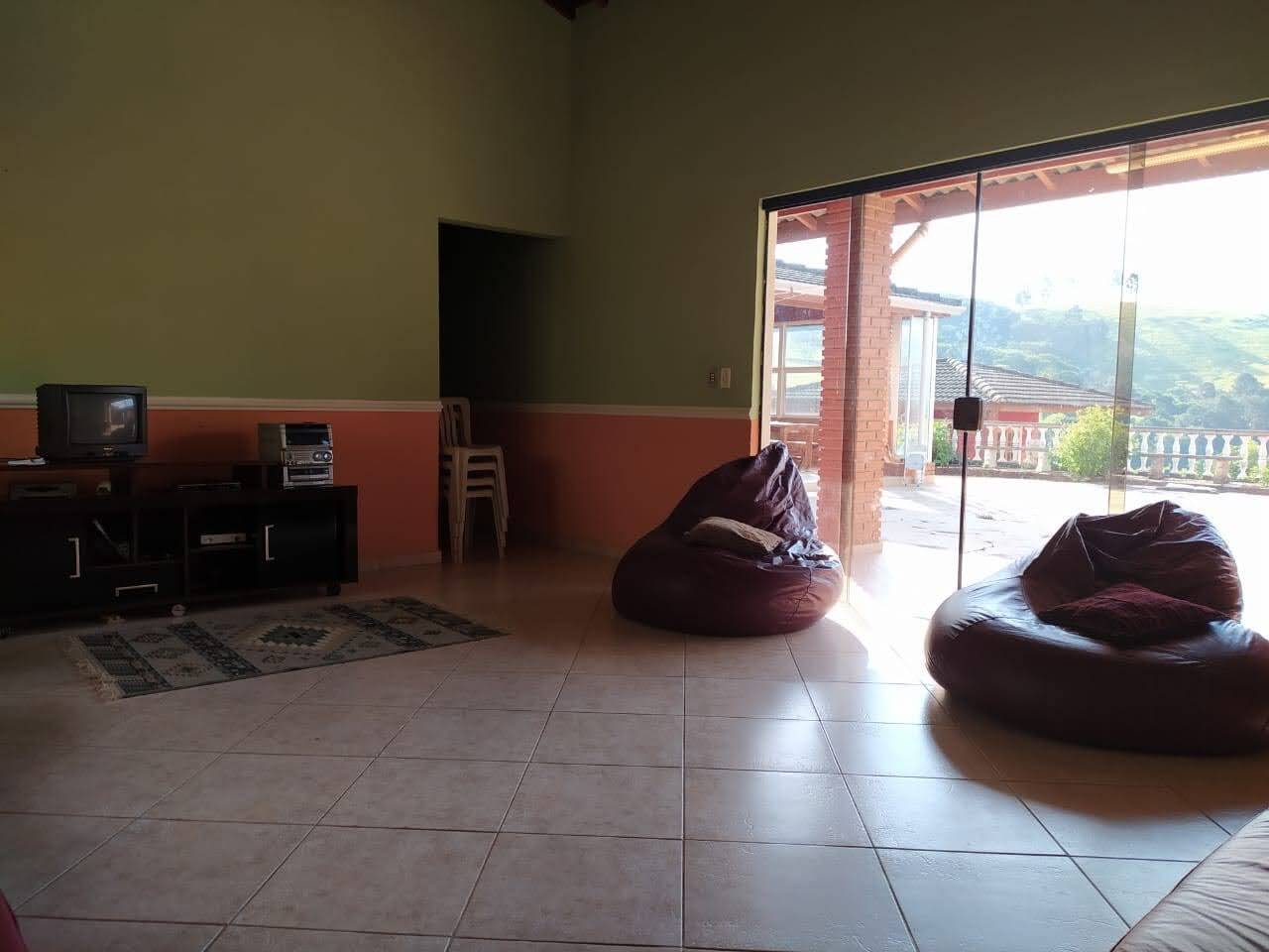 Chácara à venda com 3 quartos, 250m² - Foto 4
