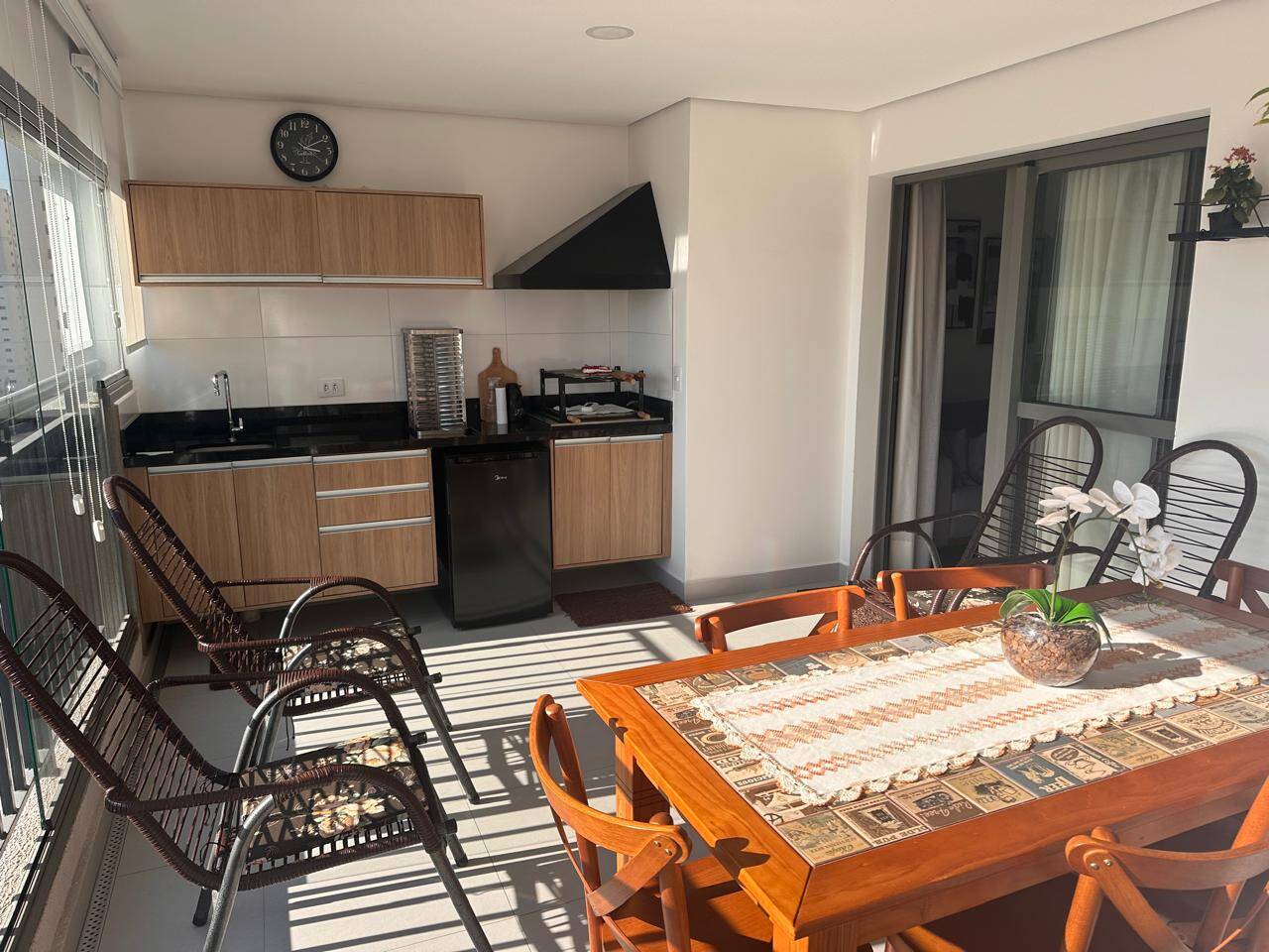 Apartamento à venda com 3 quartos, 108m² - Foto 2