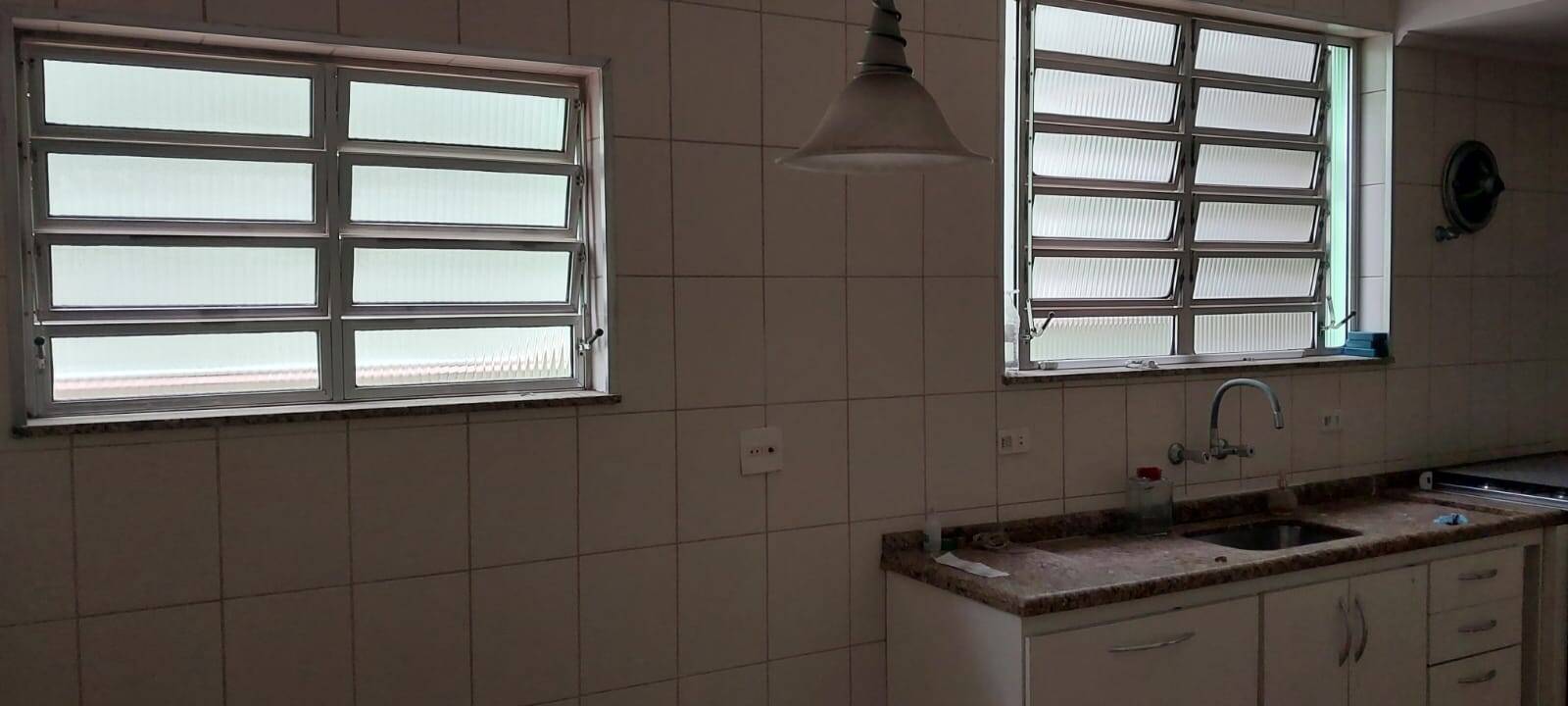 Casa à venda com 3 quartos, 225m² - Foto 3