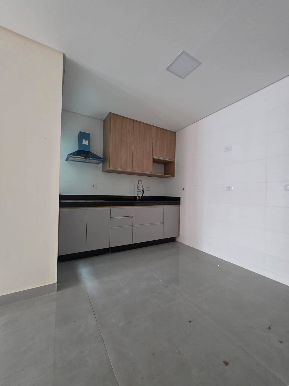 Casa à venda com 3 quartos, 140m² - Foto 2