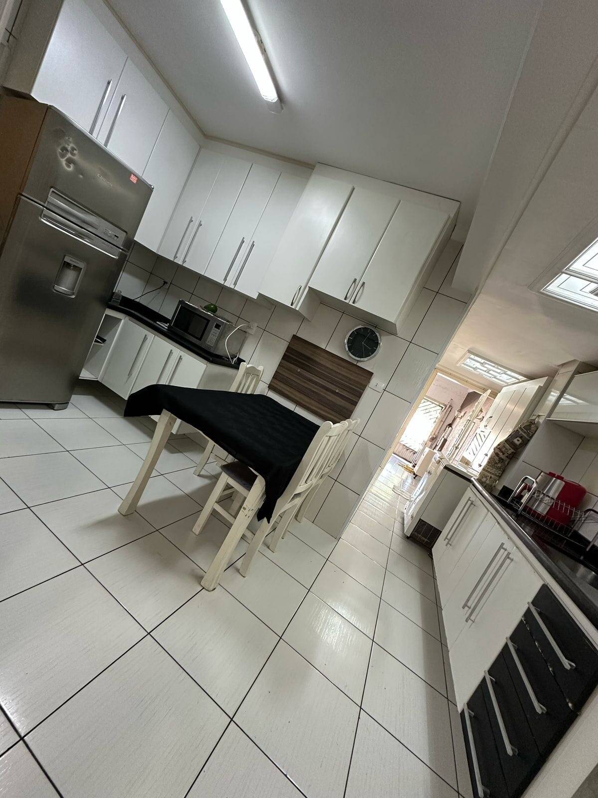 Casa à venda com 5 quartos, 295m² - Foto 2