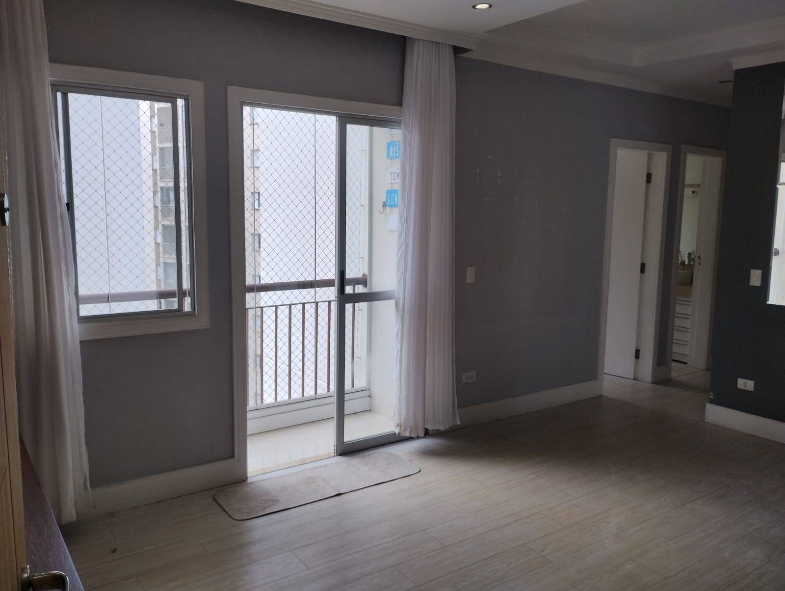 Apartamento à venda com 4 quartos, 180m² - Foto 2