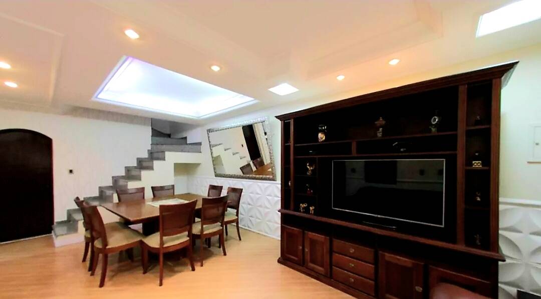 Casa à venda com 3 quartos, 238m² - Foto 4