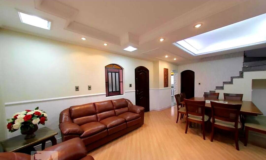 Casa à venda com 3 quartos, 238m² - Foto 2