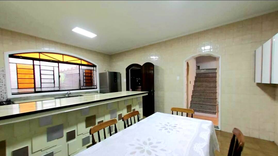 Casa à venda com 3 quartos, 238m² - Foto 11