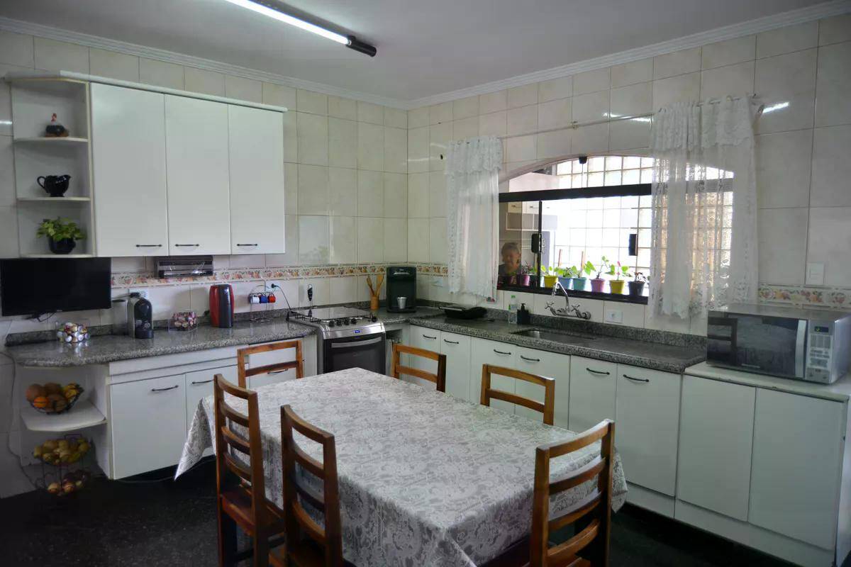 Casa à venda com 4 quartos, 390m² - Foto 2