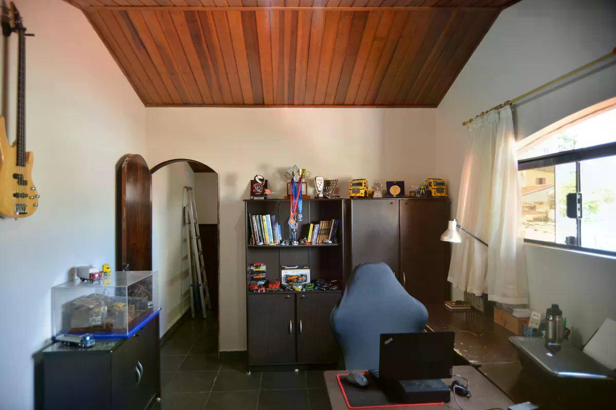 Casa à venda com 4 quartos, 390m² - Foto 35