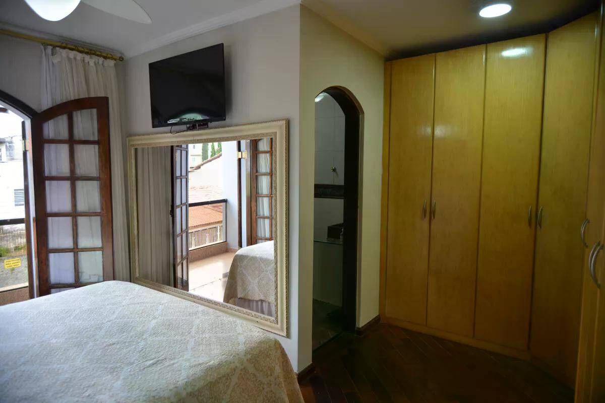 Casa à venda com 4 quartos, 390m² - Foto 76
