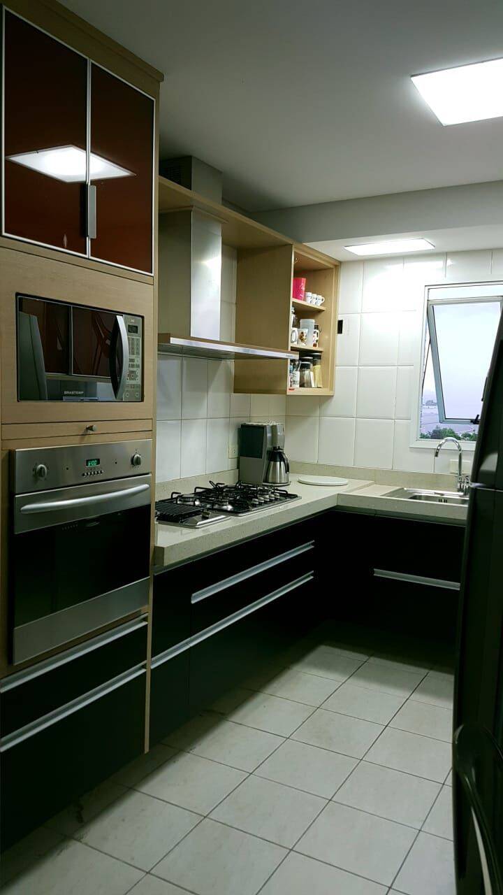 Apartamento à venda com 3 quartos, 121m² - Foto 3